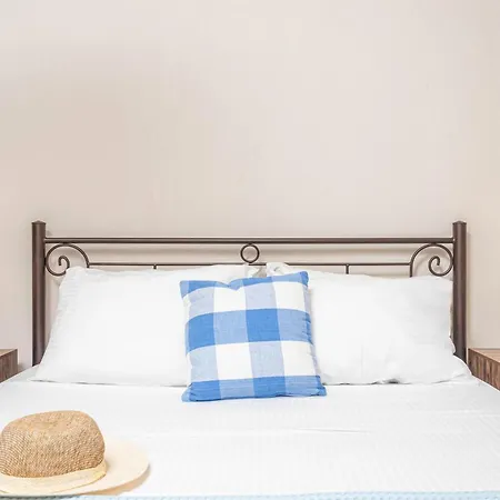 Land-sea Beach Apartment Polychrono